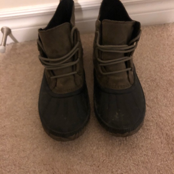 Women’s Boots - Picture 2 of 2